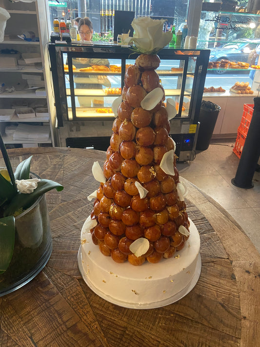 Croquembouche